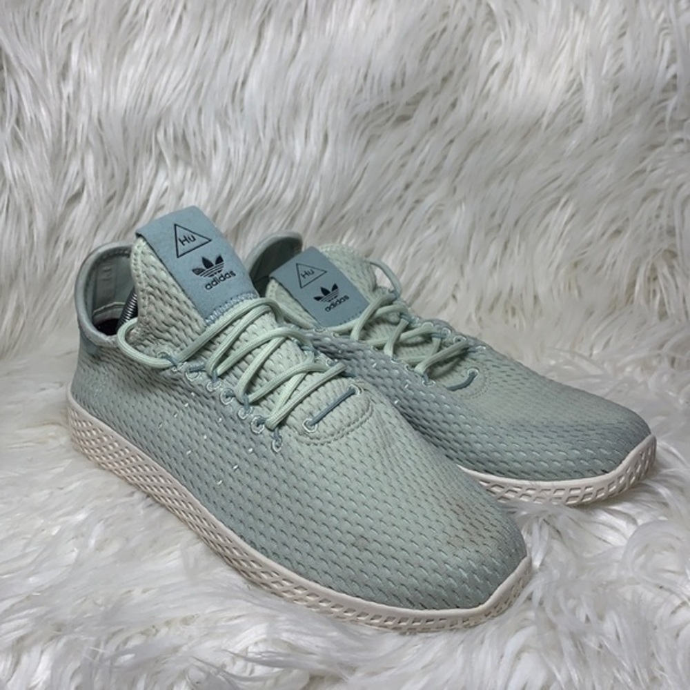 Adidas sneakers men’s size 6.5
